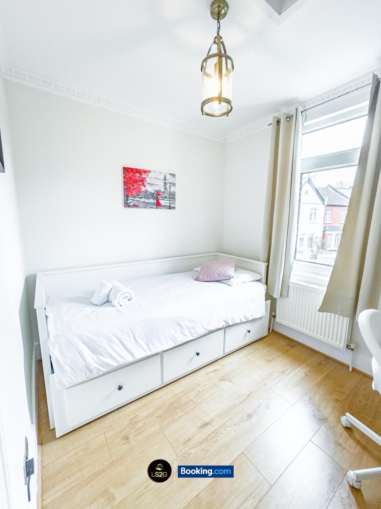 Stunning House By Ls2G Short Lets & Serviced Accommodation Greater London With Free Wifi Dış mekan fotoğraf