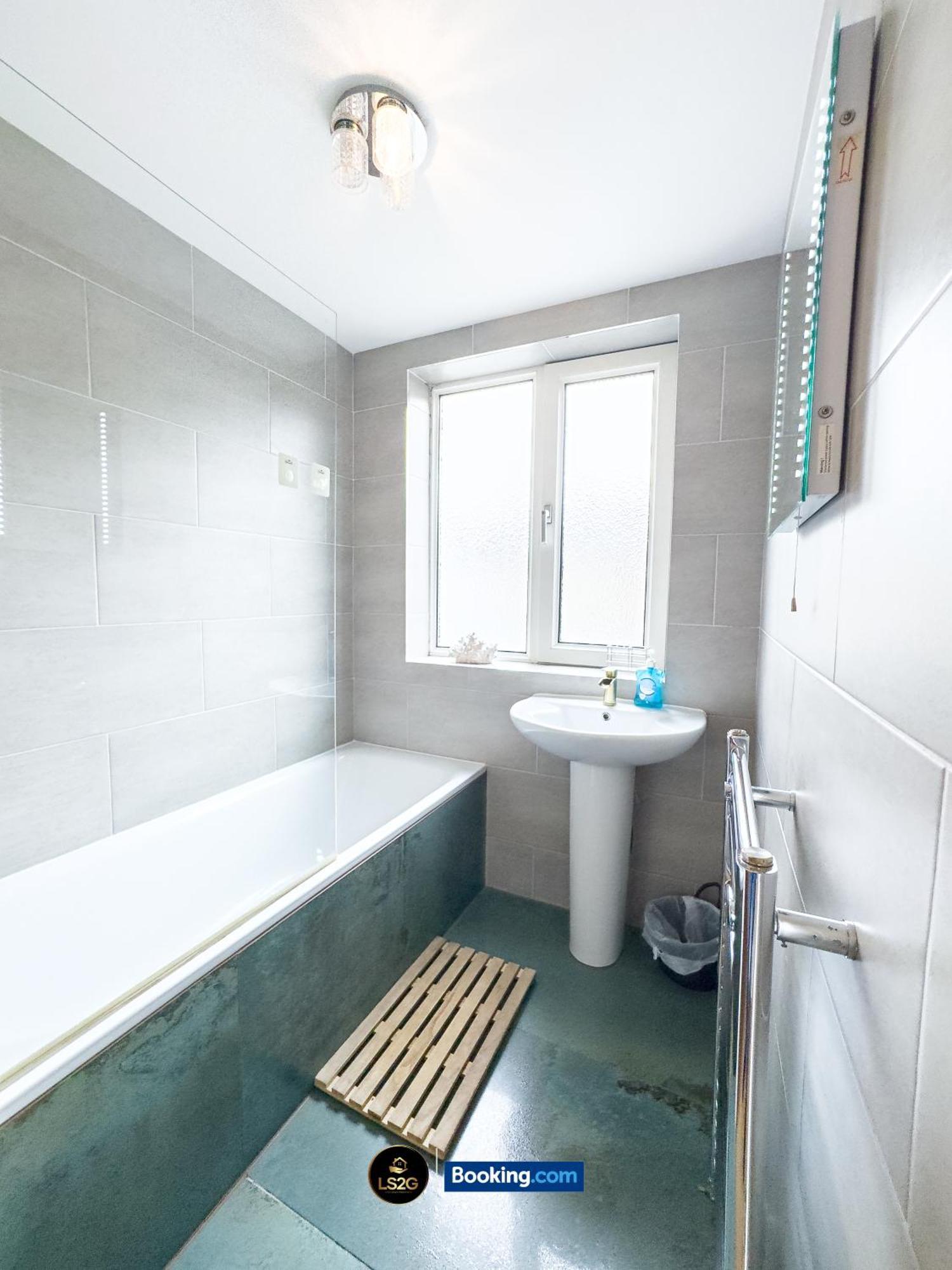 Stunning House By Ls2G Short Lets & Serviced Accommodation Greater London With Free Wifi Dış mekan fotoğraf